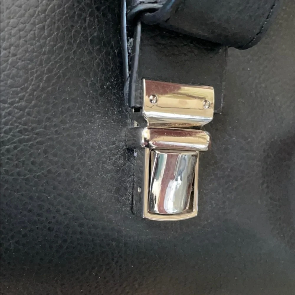 Kenneth Cole Reaction this kenneth